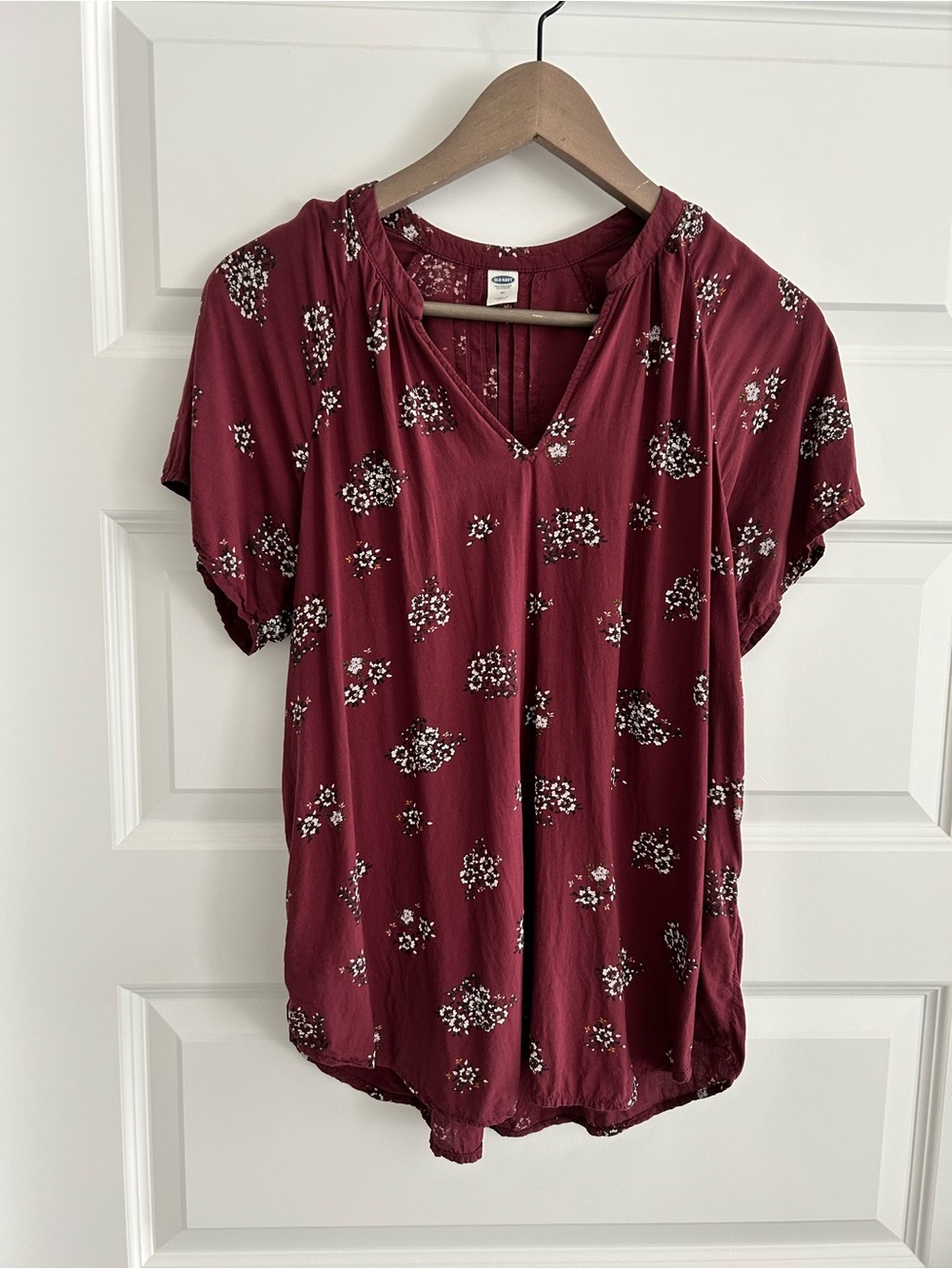 Old Navy Floral Blouse Burgundy White Size M